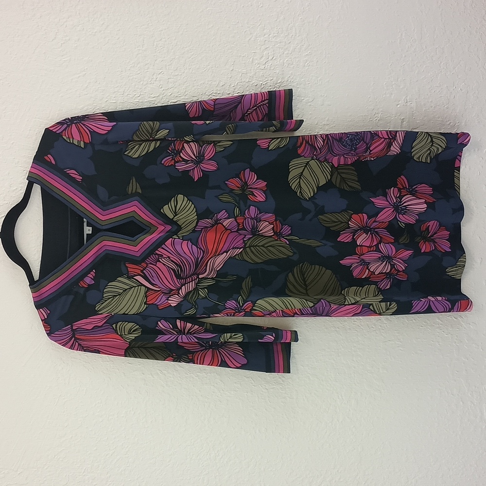 Trina Turk Kaylan Floral Jersey Shift Dress - Picture 7 of 8